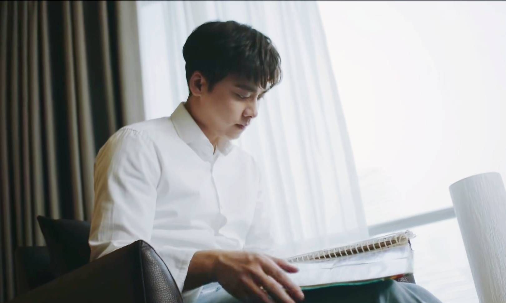 男明星看书合集跟着胡歌王俊凯杨洋一起学习起来吧