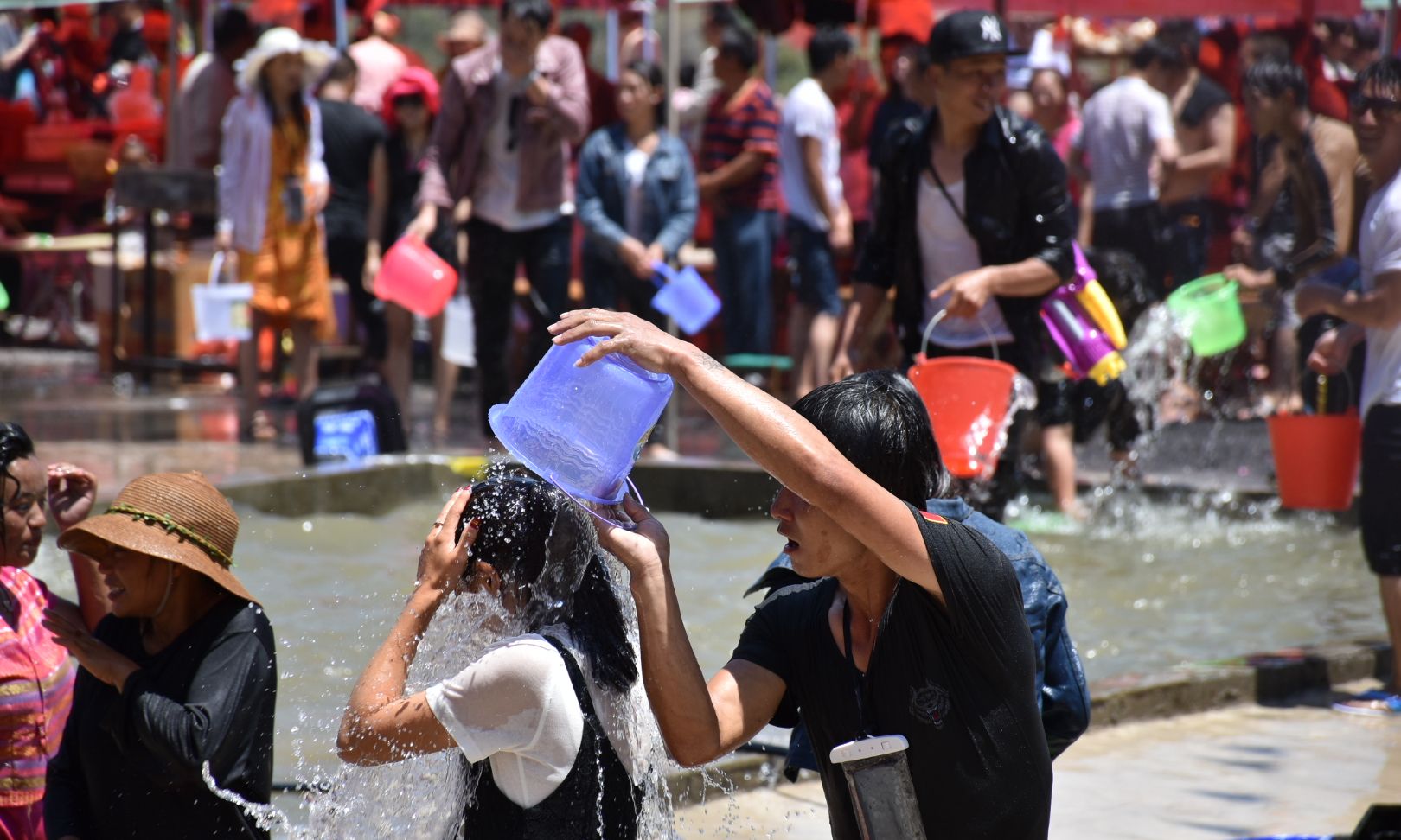 腾冲2019年五合龙川家傣族泼水节开幕啦!|五合乡|龙川江|欢声_新浪新