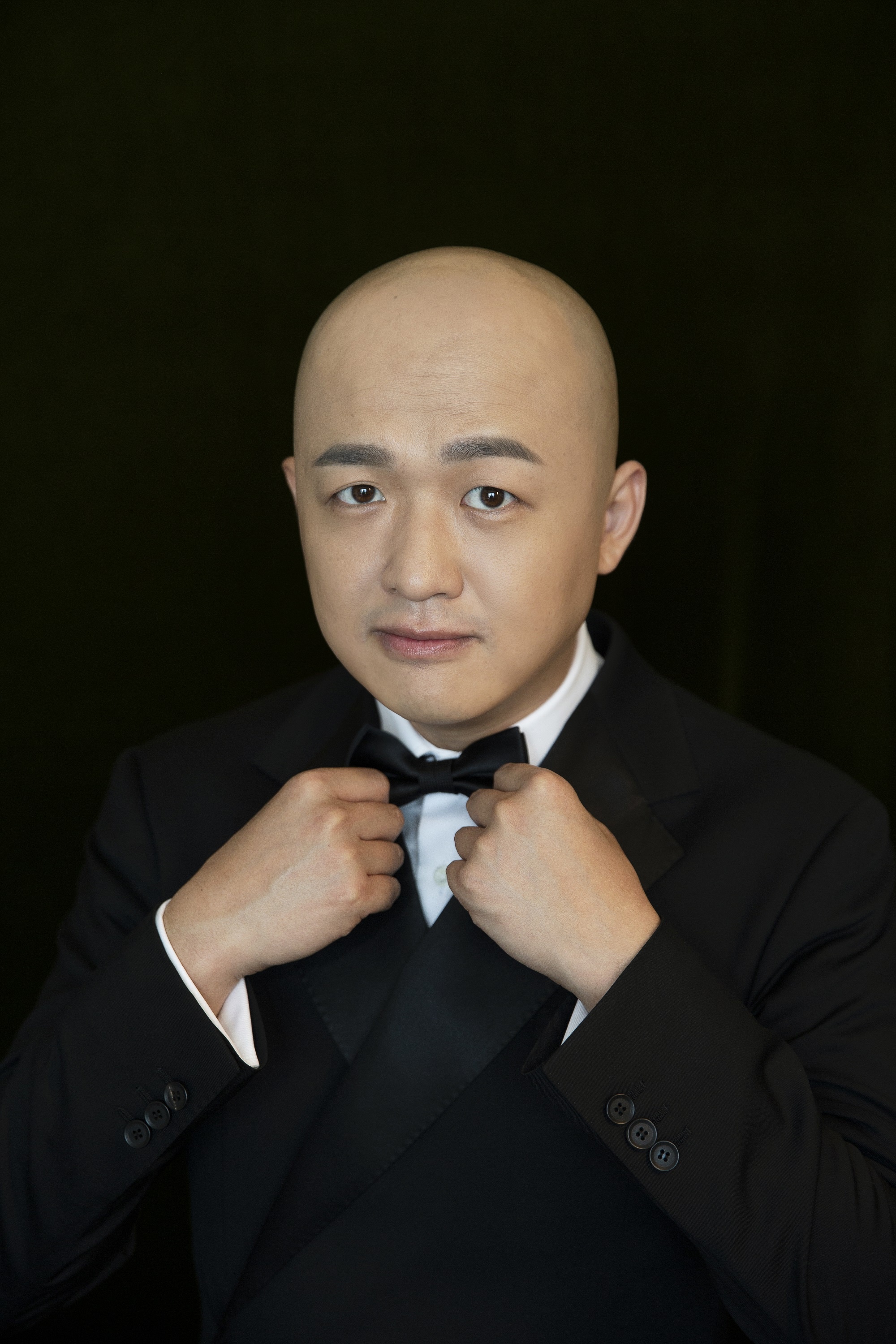 包贝尔现身金鸡奖闭幕式 担当开奖嘉宾致敬匠心之作