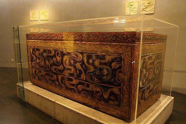 长沙马王堆汉墓出土的珍贵文物,以及"东方睡美人"辛追夫人