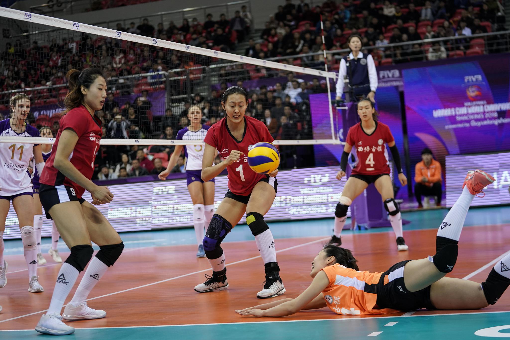 2018女排世俱杯小组赛,浙江女排3-2勒卡内,刘晏含表现神勇34分