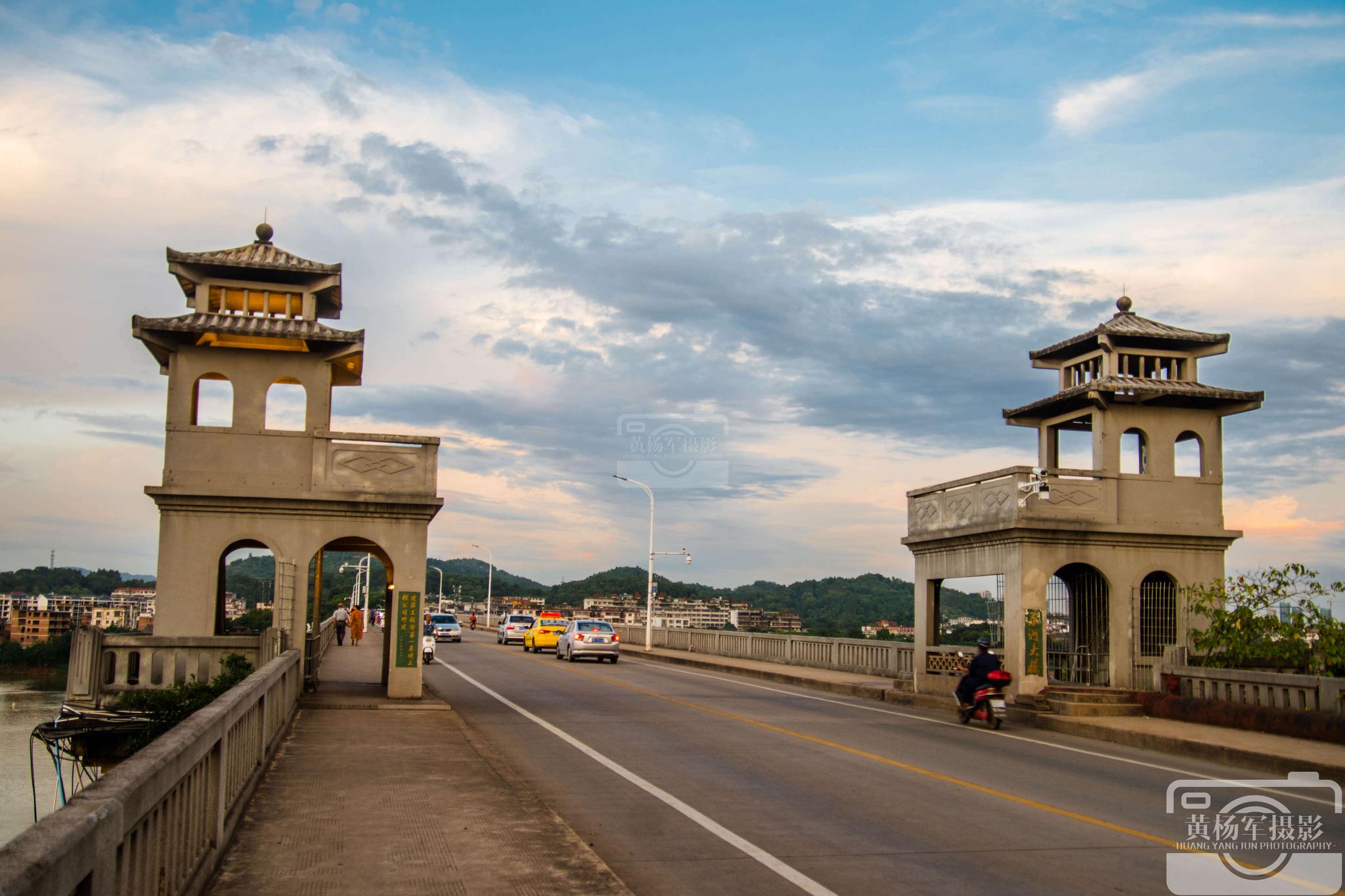 赣州东河大桥的傍晚风光