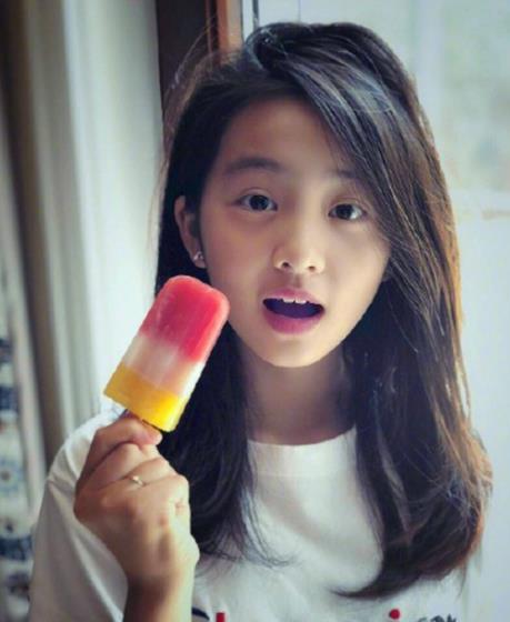 本以为黄多多够过分了看到雷佳音7岁女儿网友太不公平了