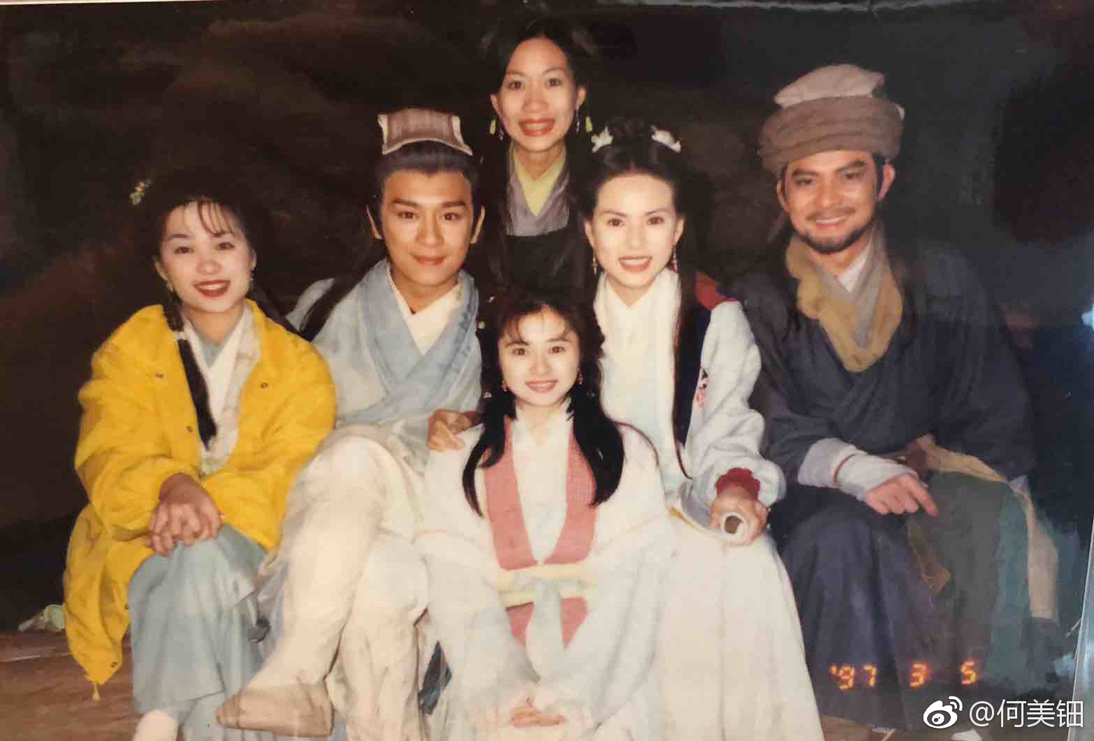 何美钿晒97版《天龙八部》拍摄幕后照 你还认识几个?