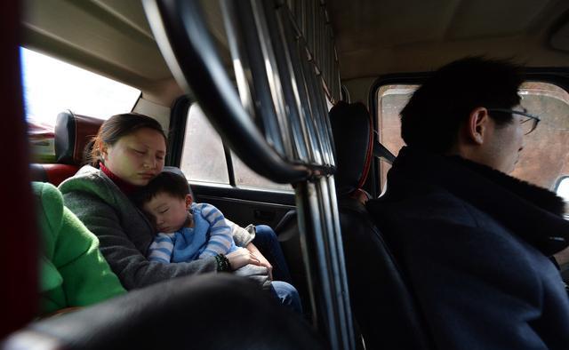 晕车的孩子,300公里路程希望能一觉睡到目的地