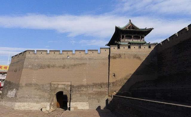 古代人打仗,为什么不将城墙外的地修成斜坡?越陡越好?