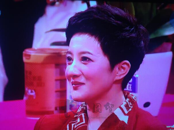 40岁"小婉君"金铭近照曝光,当年最红童星如今变成这样了