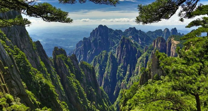 西海大峡谷位于丹霞峰下 特色是景点集中 以奇秀著称 丹霞峰 西海大峡谷 排云亭 新浪新闻