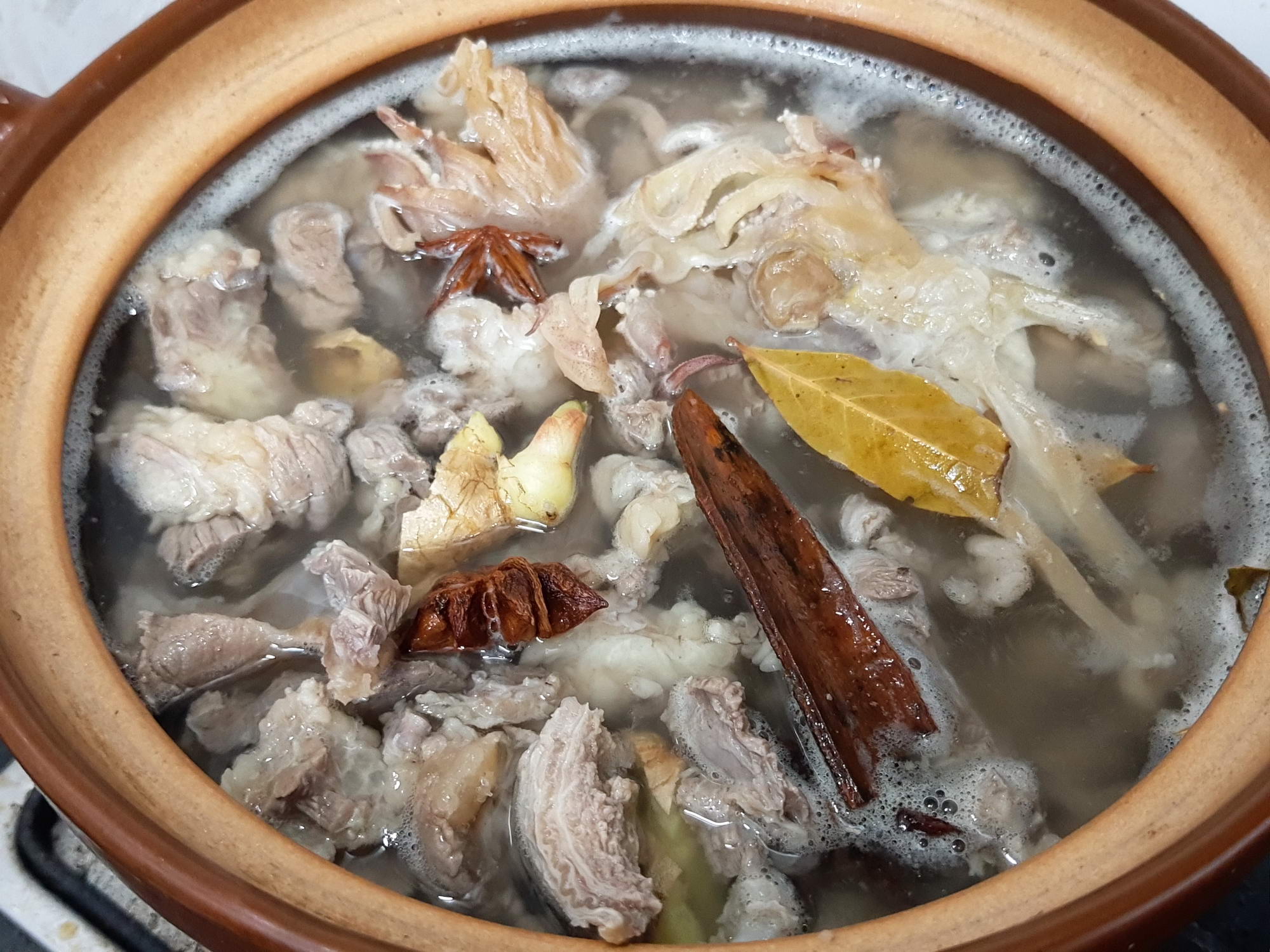 家常粤菜:90分钟快手焖牛杂,一样出色