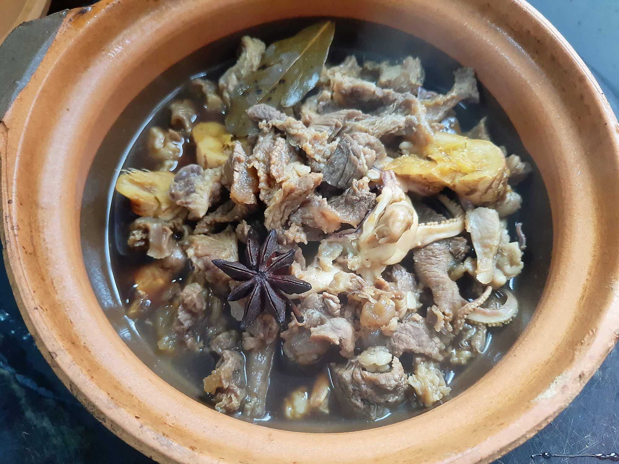 家常粤菜:90分钟快手焖牛杂,一样出色