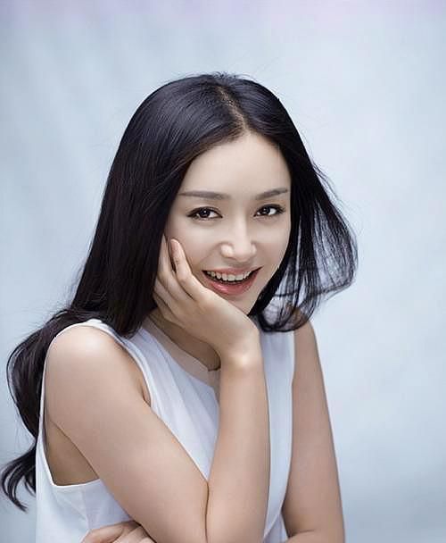 富察皇后秦岚年轻的时候有多美?看看她以前的照片就知道了!