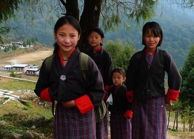 我国小伙去不丹后为啥都赖着不走了看看当地姑娘就明白了