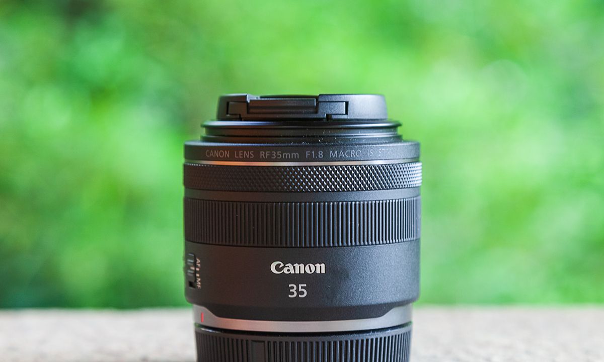 8stm镜头是目前佳能eos r系统里面最小巧的镜头