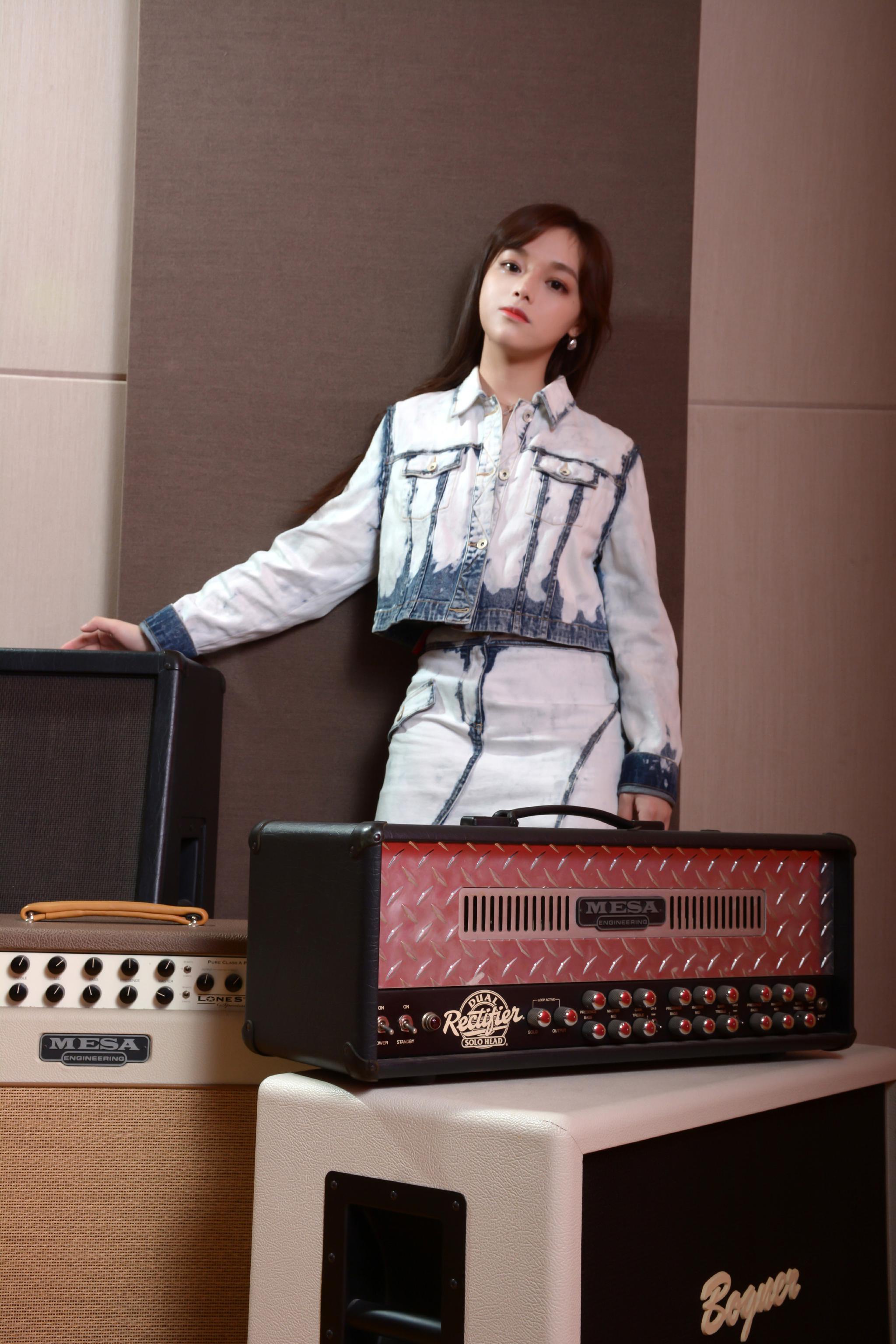 黄霄云演绎原创歌曲《打开》 温暖歌声讲述追梦故事