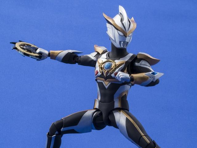 罗布奥特曼可动手办实物图公开评价褒贬不一看到价格果断被劝退