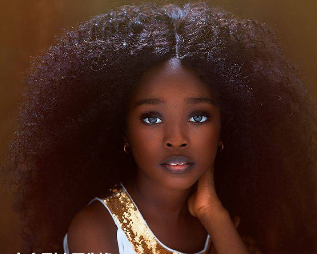 国外网友评出全球最美女孩,尼日尼亚黑人女获奖,最特别的是眼睛|女孩