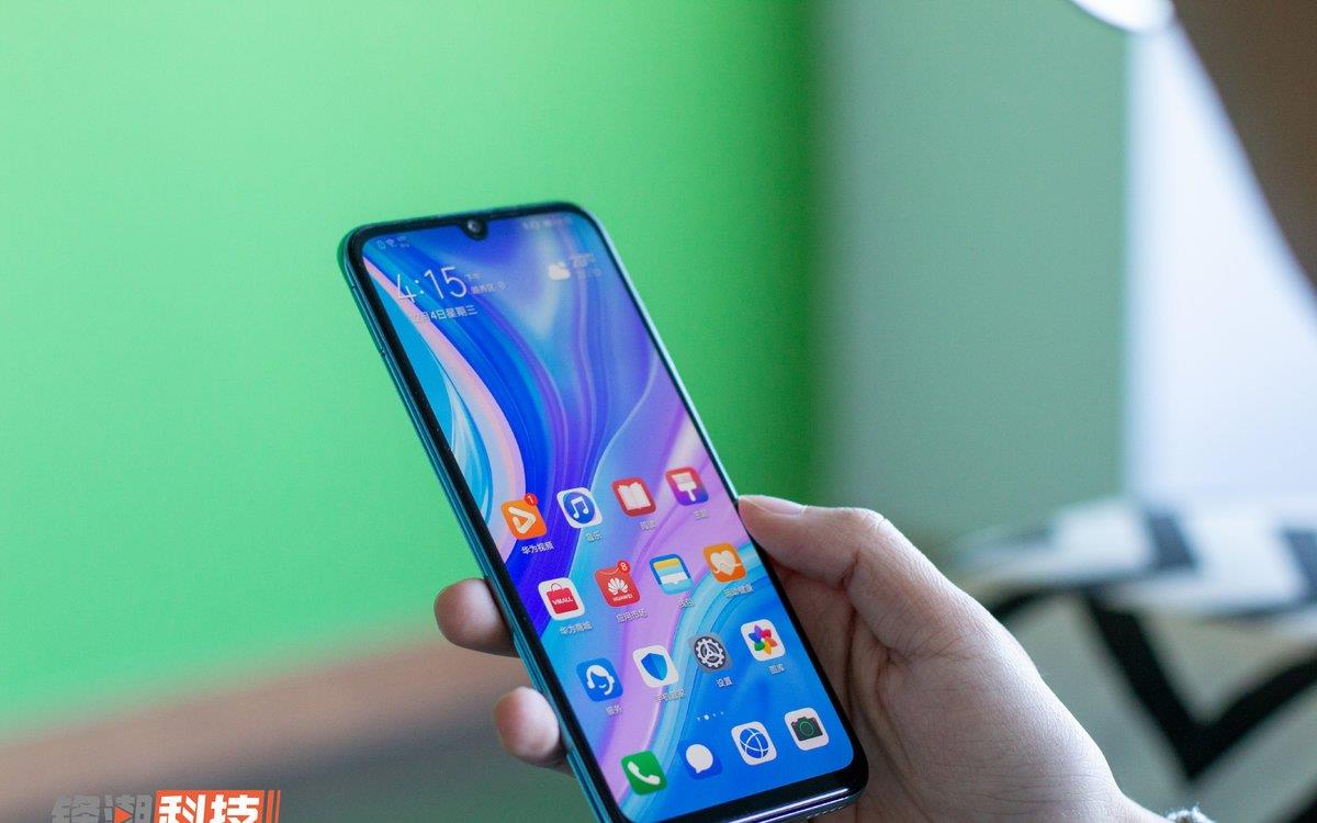 华为畅享10s图赏兼顾小巧轻便与超长续航的千元精品