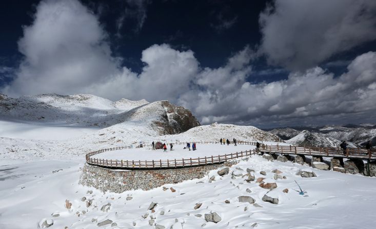 达古冰山是一处大型平顶冰帽冰川冰雪天堂,值得一游!_高清图集_新浪网