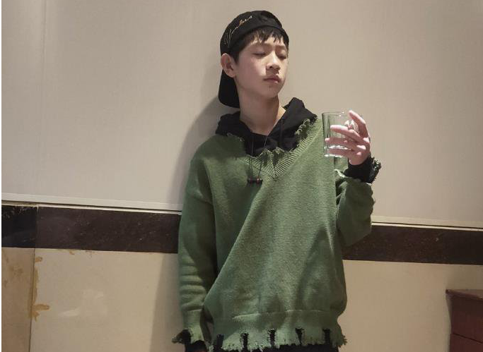 演员叶上庄简历 00后叶上庄凭借"肯特"一角引关注