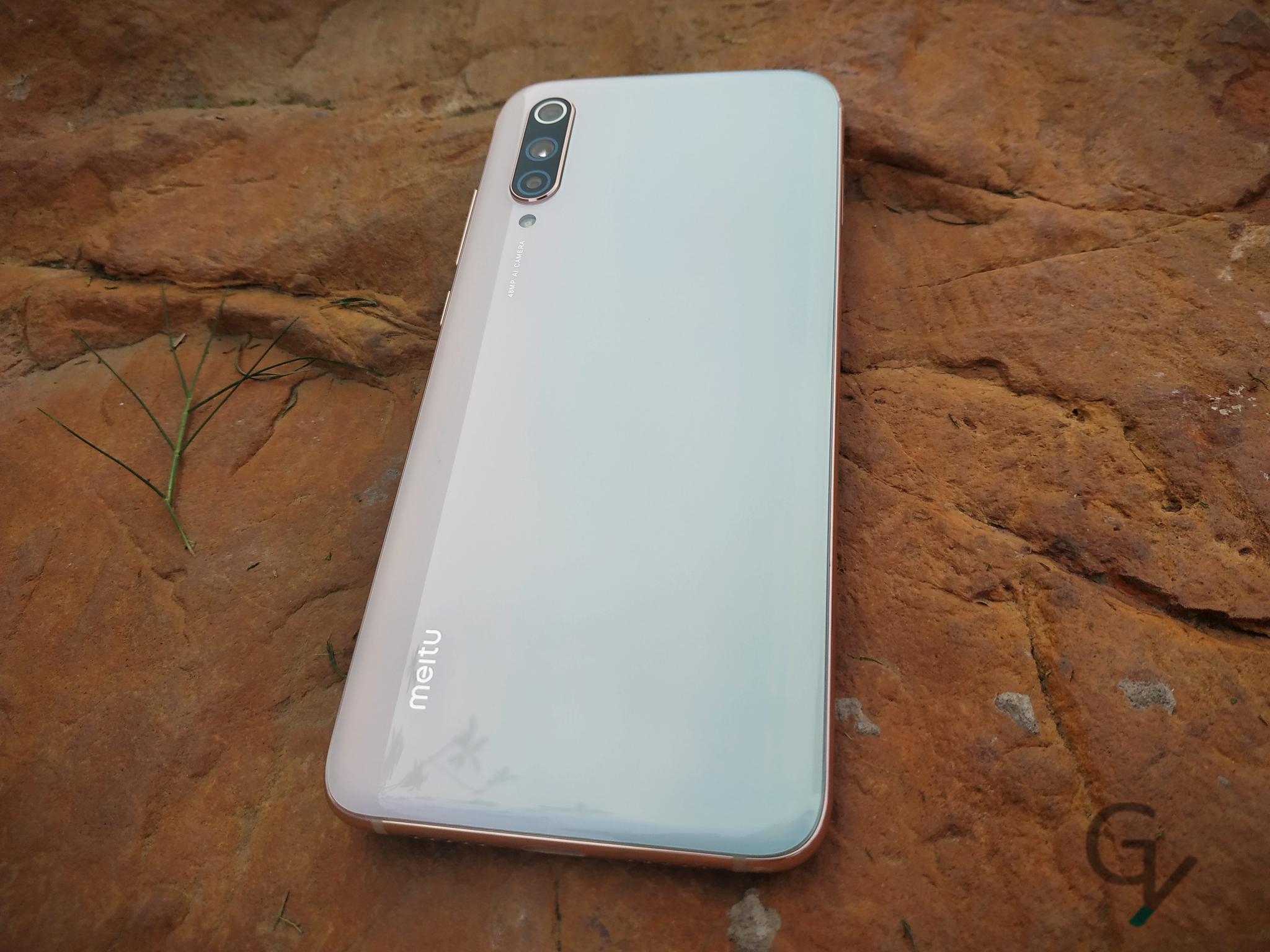 小米cc9美图定制版,除了相机,这个后背能看一天