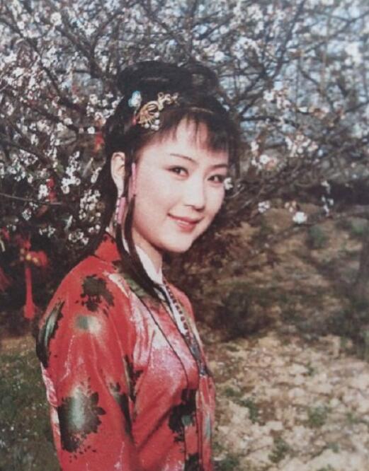 87版《红楼梦》"史湘云"近照曝光,褪去明星光环当老师培养新人