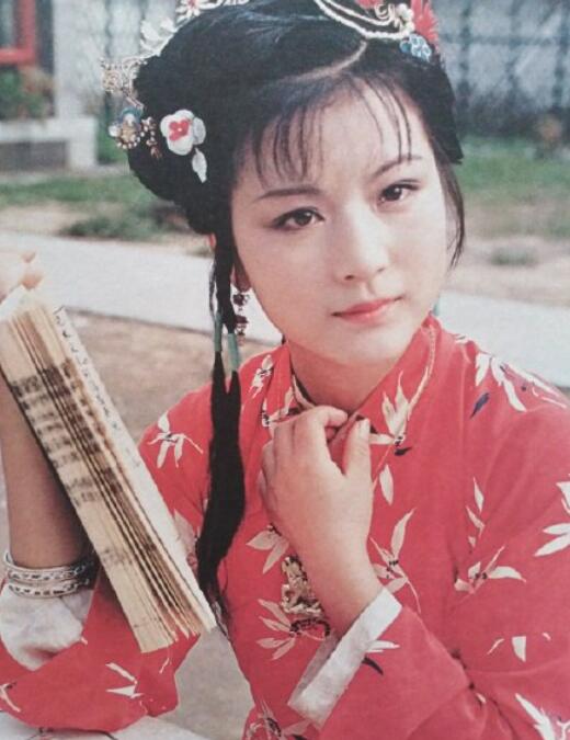 87版《红楼梦》"史湘云"近照曝光,褪去明星光环当老师培养新人