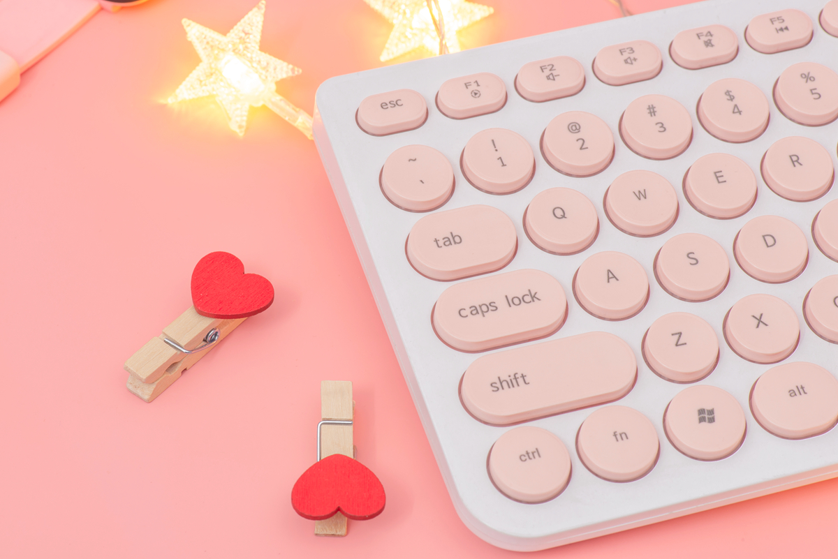 粉色ins风圆公主梦你还需要一个粉色无线键盘