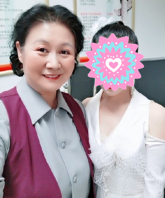 近年来,黄晓娟开始转向影视圈发展,曾出演过《歪打正着》《女人当官》