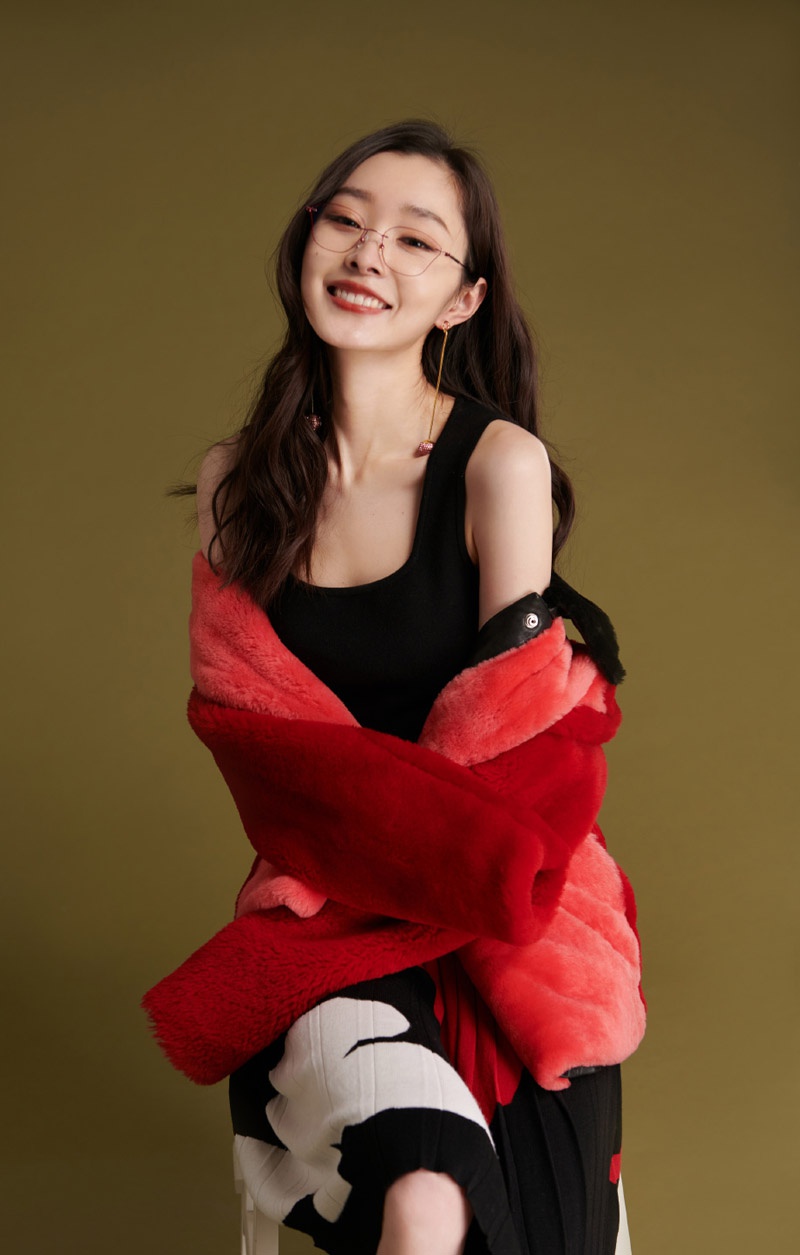 女演员宋轶百变造型性感时尚写真