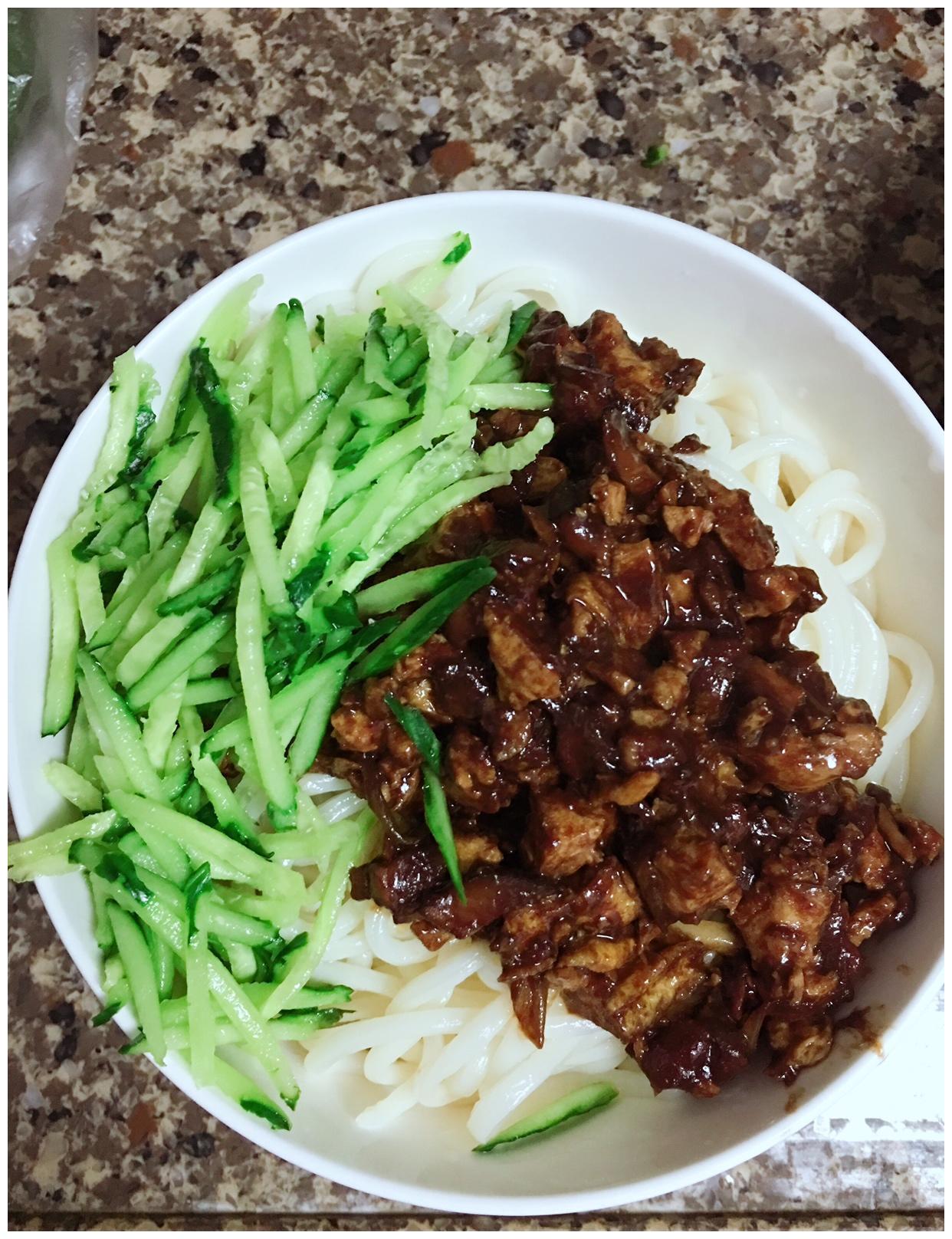 炸酱面(香菇鸡蛋酱)