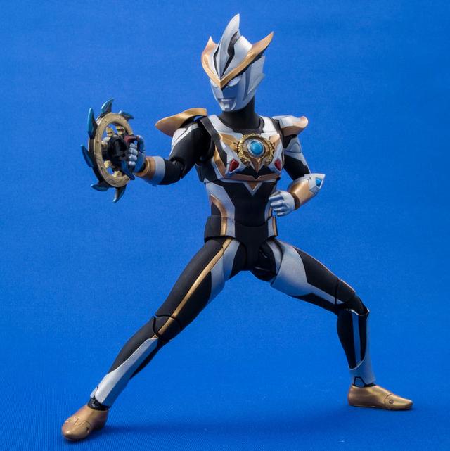 罗布奥特曼可动手办实物图公开评价褒贬不一看到价格果断被劝退