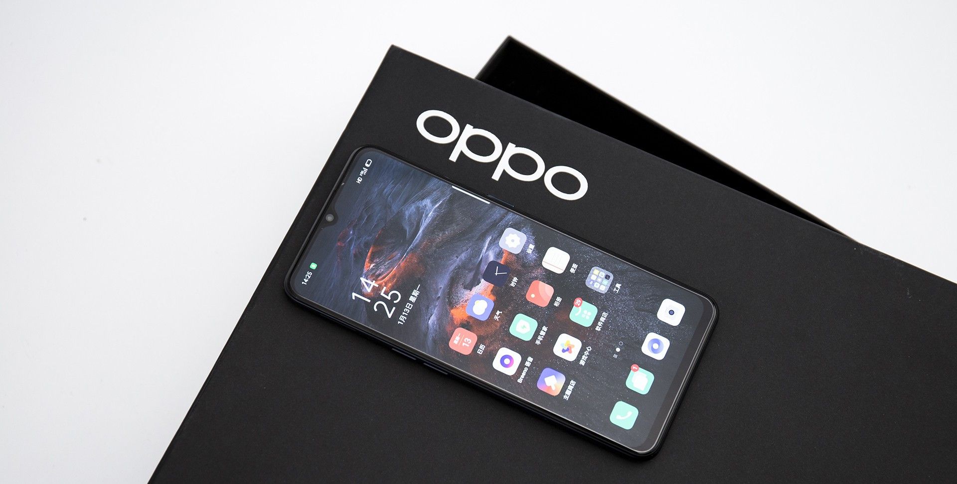 首发天玑1000l金属流动彰显品质opporeno3月夜黑图赏