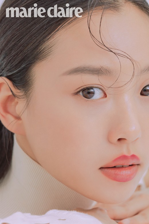 韩国女艺人高敏诗最新杂志写真曝光