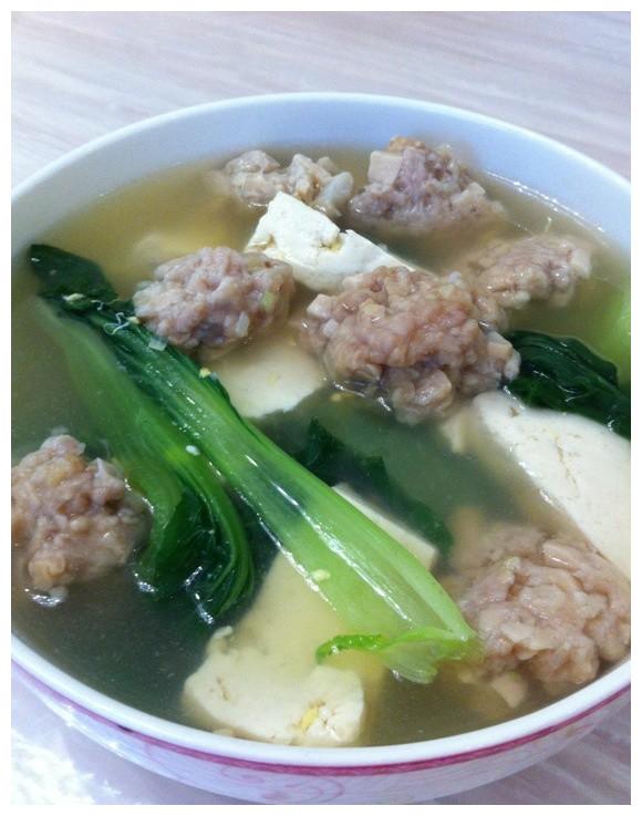 精选美食推荐:青菜蚝油炒香菇,肉丸豆腐汤,胡萝卜炖羊肉的做法