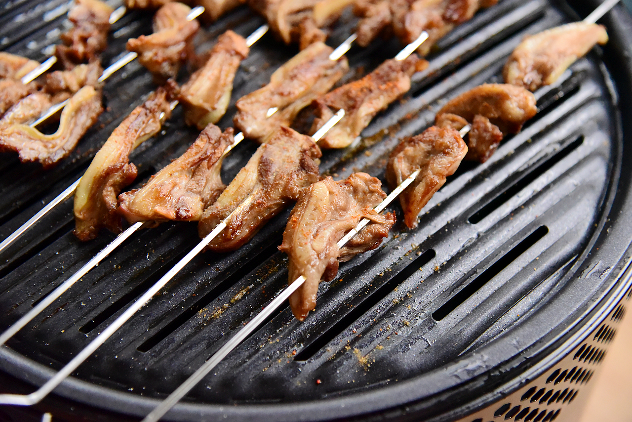 最适合寒冷的冬季食用了,关键做法还特简单|脆骨|烧烤|孜然_新浪新闻