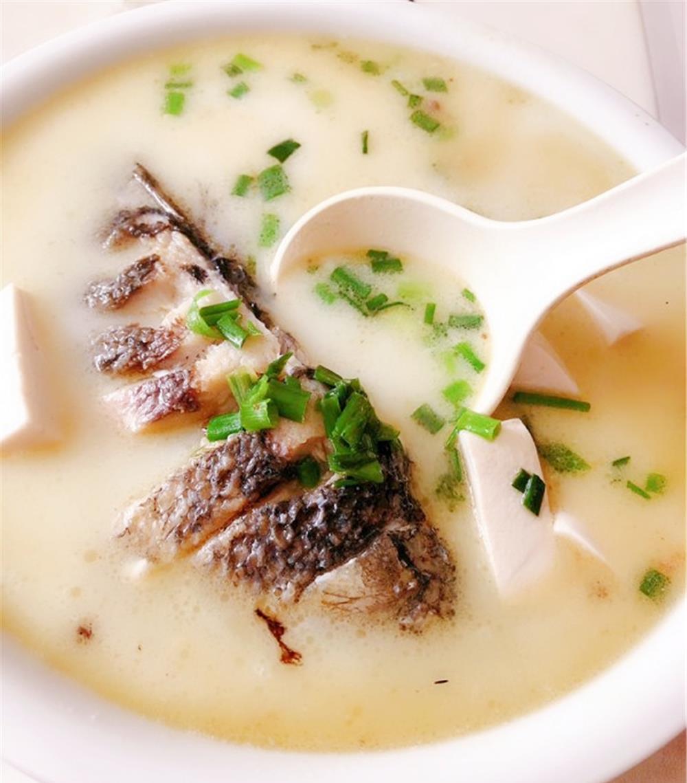 炖鲫鱼汤想要奶白色,就要这样做