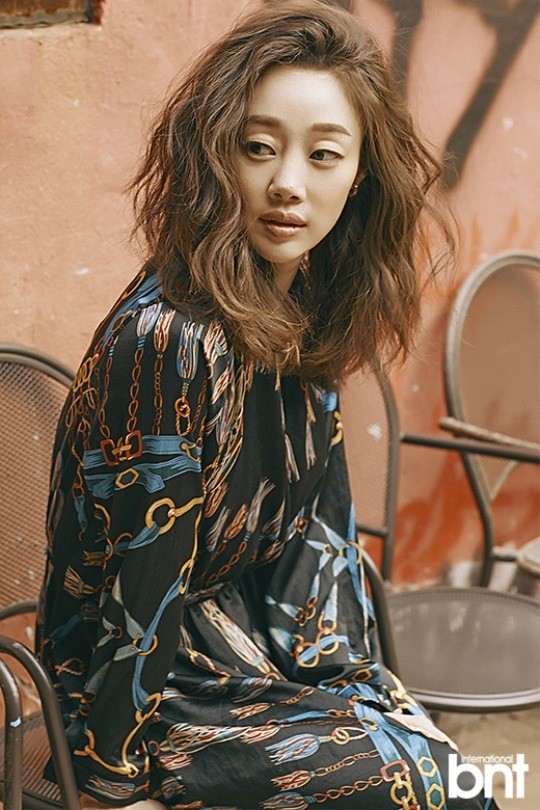 韩国女艺人崔汝珍最新时装杂志照曝光