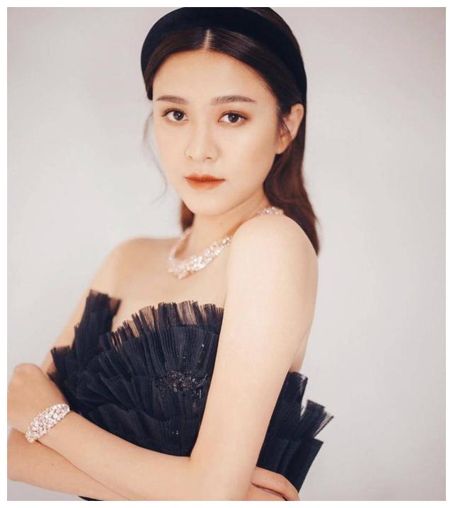 tvb小花为新剧进行拍摄工作 自曝因频频拉肚子致厕所板坐裂