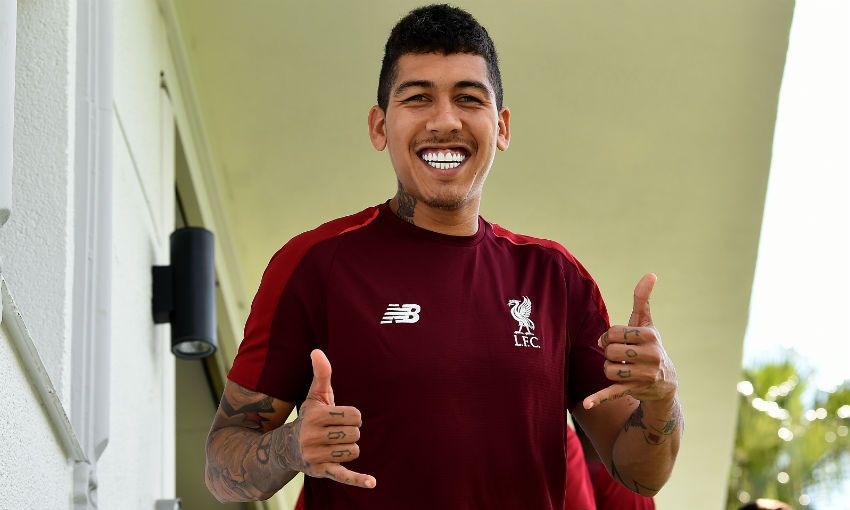 菲尔米诺牙齿依旧洁白.