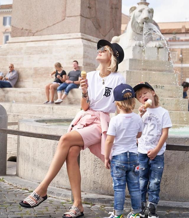 德国部落客viktoriarader的斜杠哲学体现摩登女性的百变风貌