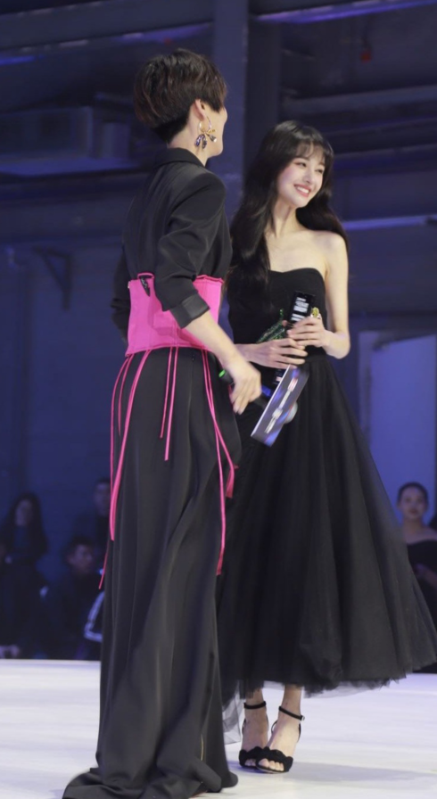 prada普拉达lanvin浪凡郑爽的演绎