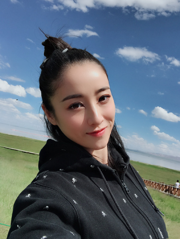 她是张艺谋超生事件第一爆料人,曾被质疑炒作,如今33岁近照曝光|何珺