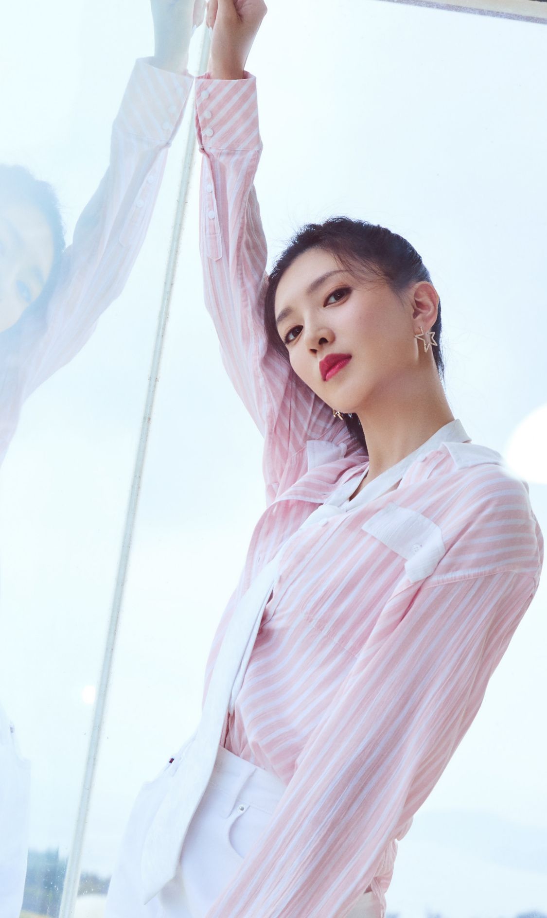 江疏影精美壁纸:充满了青春活力,非常有亲和力_高清图集_新浪网