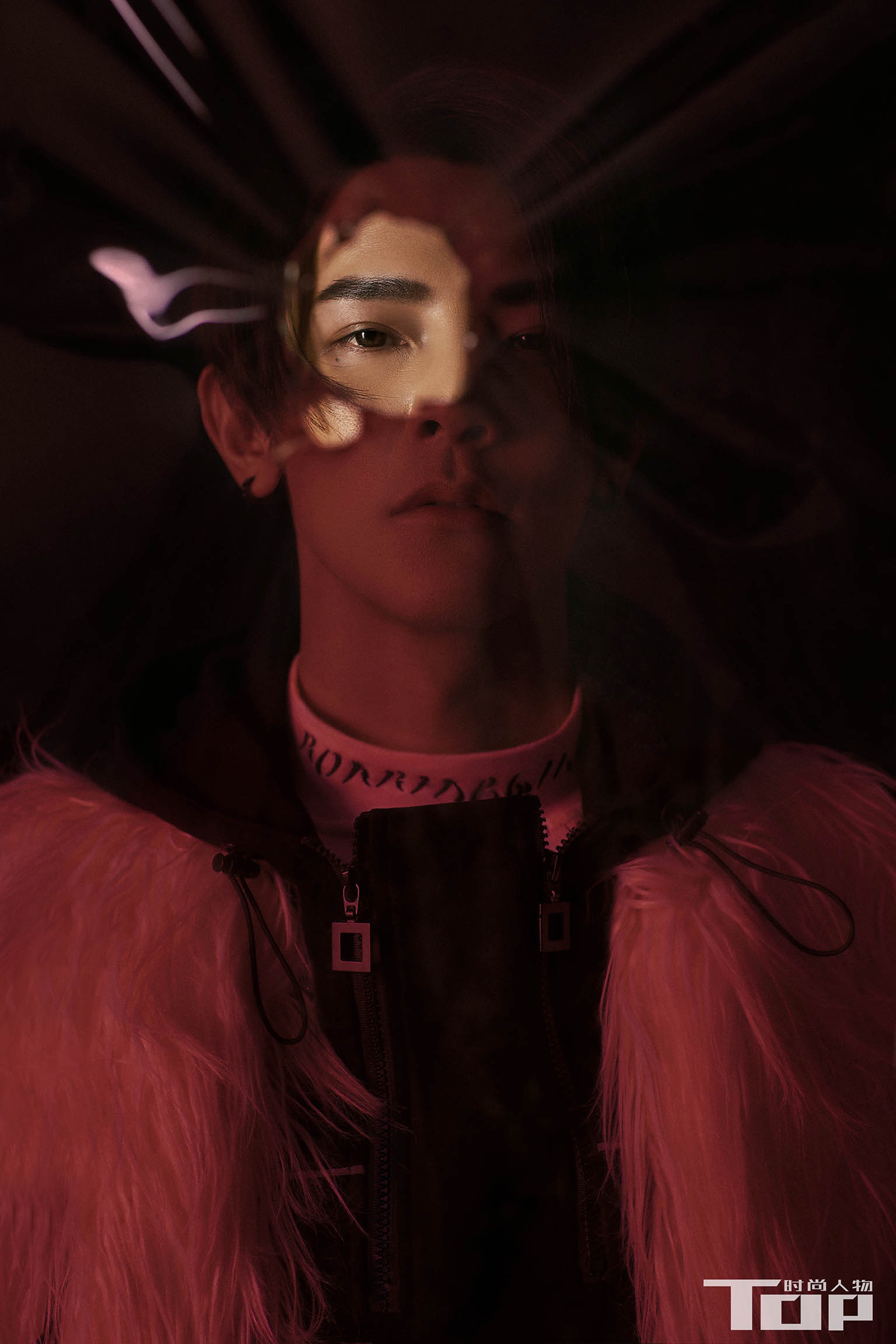 汪东城初春写真曝光  色彩单品夺目致敬春日生