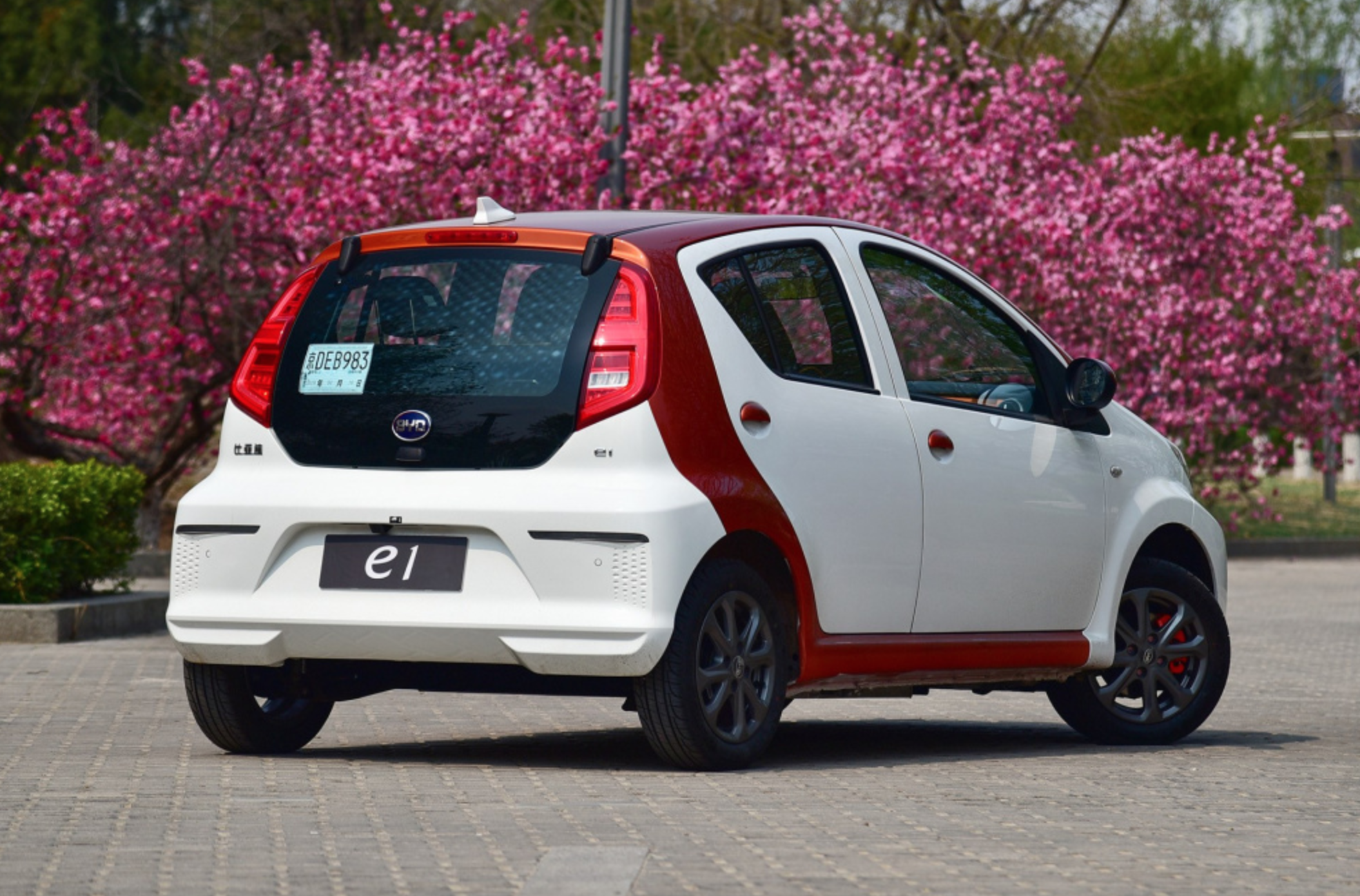 比亚迪e1青春版上市,综合补贴后指导售价为6.98万元