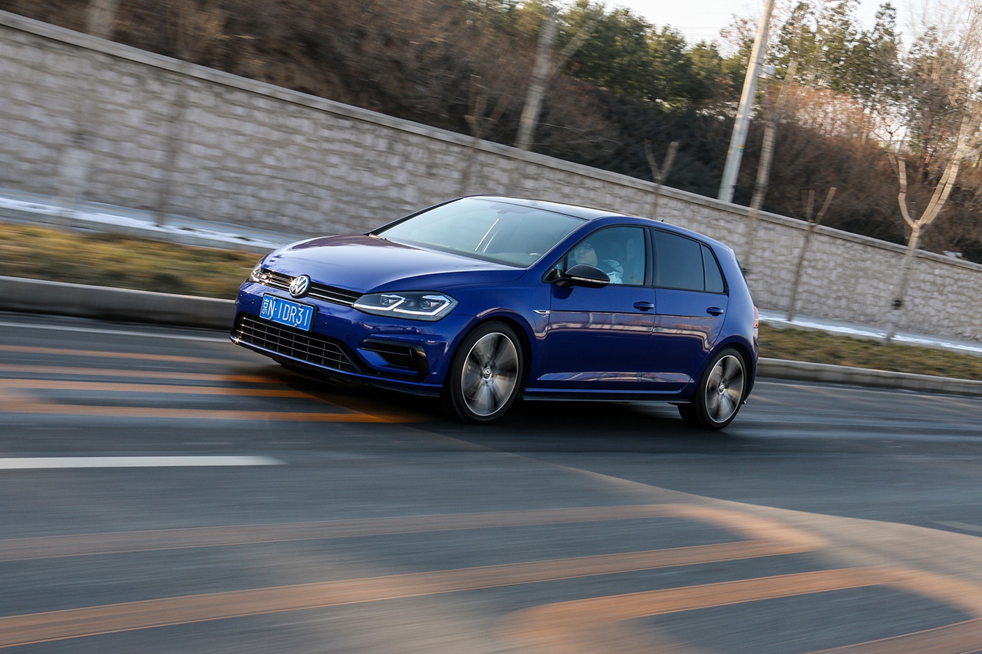 8代来临之前试75代高尔夫r经典的一代就这样落幕了