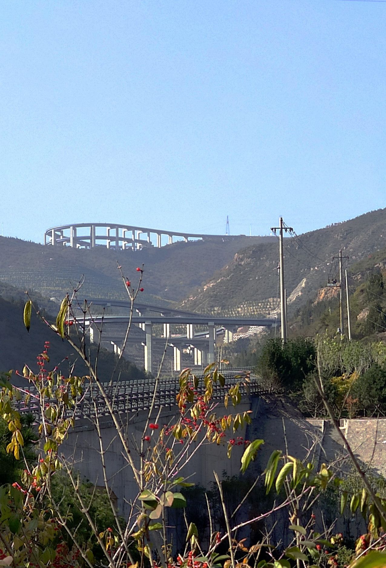 晚秋的天龙山,网红盘山公路很壮观!