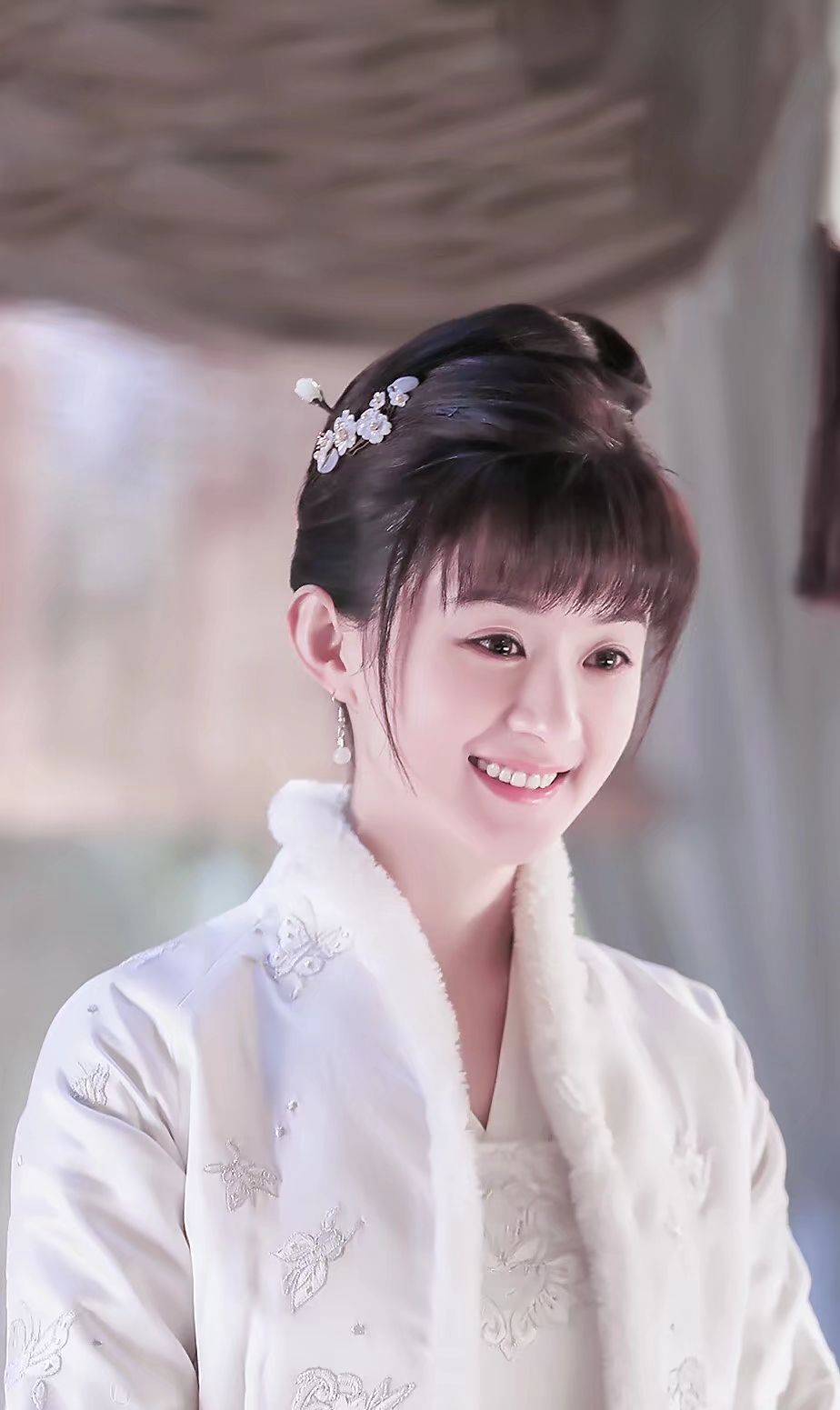 古装剧里,饰演"明兰"的赵丽颖,真是个玲珑有致的古典美人