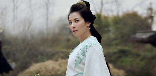 张春华嫁给司马懿,为他生下三子一女,其中非常有名的就有司马师,司马