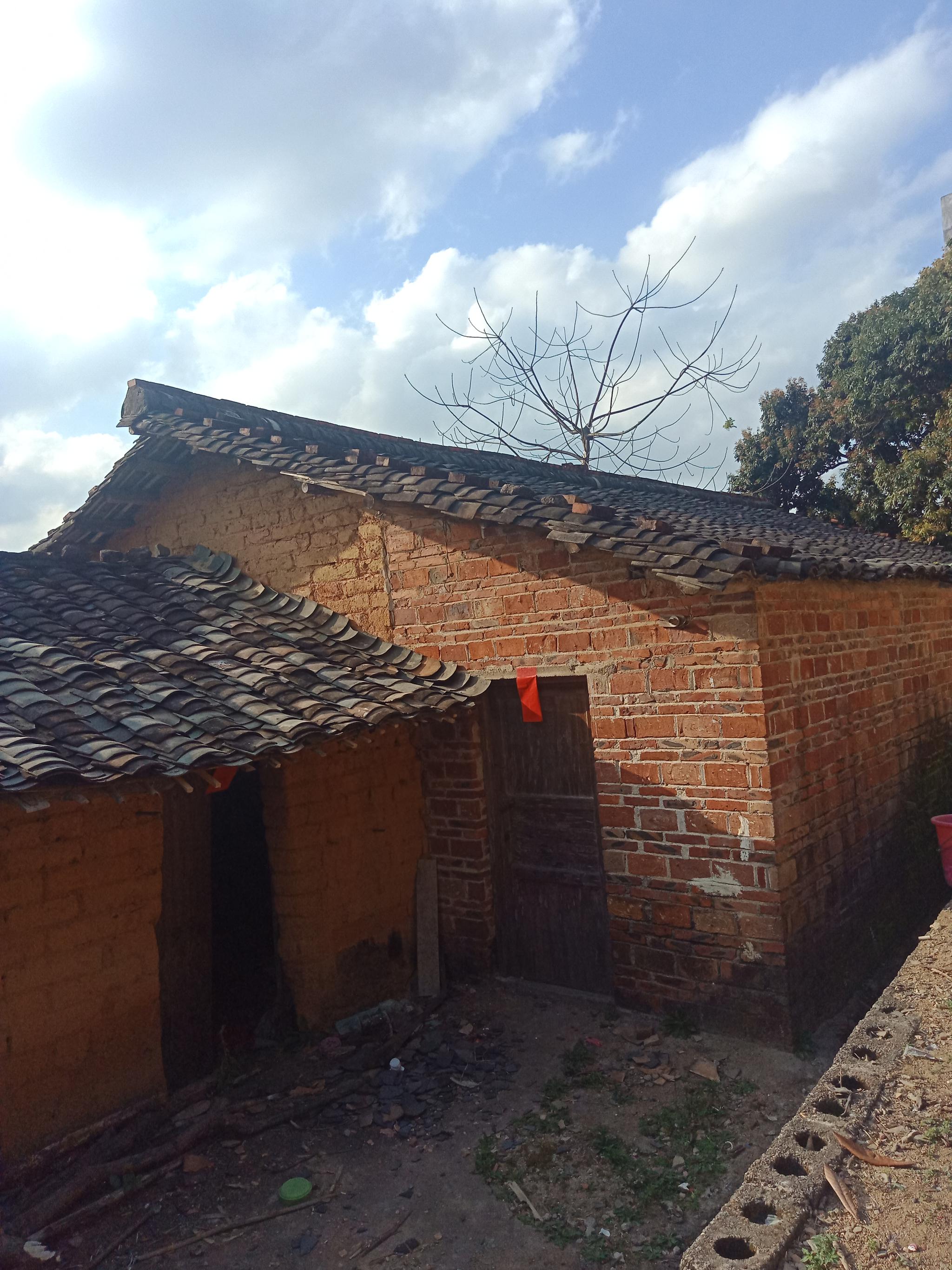 农村土房子景象